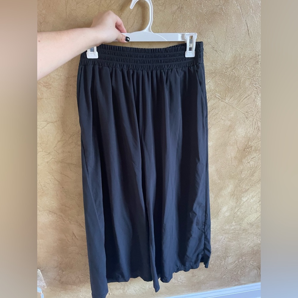 Black flowy pants
